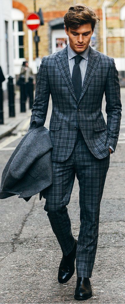 Plaid Suit Men, Gentleman Mode, Checkered Suit, Costume Gris, A Man In A Suit, Man In A Suit, Style Masculin, Shop Class, Slim Fit Tuxedo