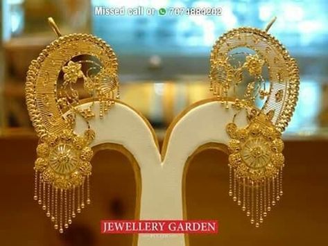 Buttalu Designs, Latest Gold Earrings Designs, Latest Gold Earrings, Unique Gold Jewelry Designs, Bridal Jewelery, Bengali Bride, Gold Jewellry, Mode Turban, Handmade Gold Jewellery