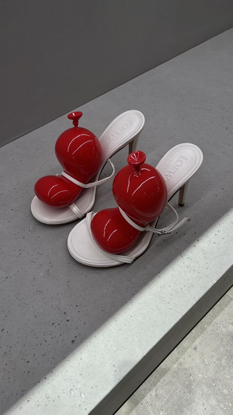 Iconic Loewe Heels in Lisboa Loewe Balloon, Soiree Outfit, Pregnancy Photos Couples, Vintage Heels, Red Balloon, Earrings Inspiration, Aesthetic Shoes, Pretty Shoes, Designer Heels