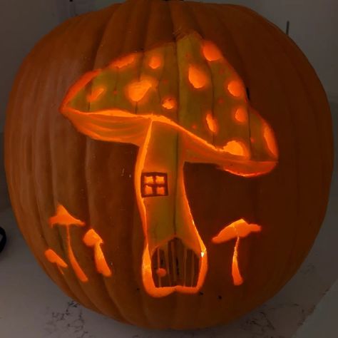 Pumpkin Carving Cottagecore, Luna Moth Pumpkin Carving, Pumpkin Carving Ideas Hippy, Pumpkin Carving Mushroom Ideas, Pumpkin Carving Ideas Fairy, Pumpkin Mushroom Carving, Magic Pumpkin Carving, Mlp Pumpkin Carving, Mushroom Carved Pumpkin