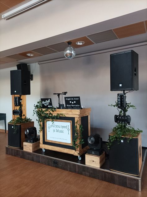 Dj Bodas Asturias , DJ Animador Asturias Dj Wedding Setup, Dj Booth Design Dj Setup, Dj Setup Ideas Home, Dj Booth Ideas, Dj Booth Design, Wedding Dj Booth, Wedding Show Booth, Wedding Dj Setup, Learn To Dj