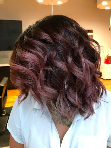 Chocolate Mauve in Daylight Chocolate Mauve Hair, Rambut Brunette, Gold Hair Colors, Color Streaks, Hair Color Rose Gold, Hair Color Chocolate, Hair Color Streaks, Dark Red Hair, Balayage Blonde