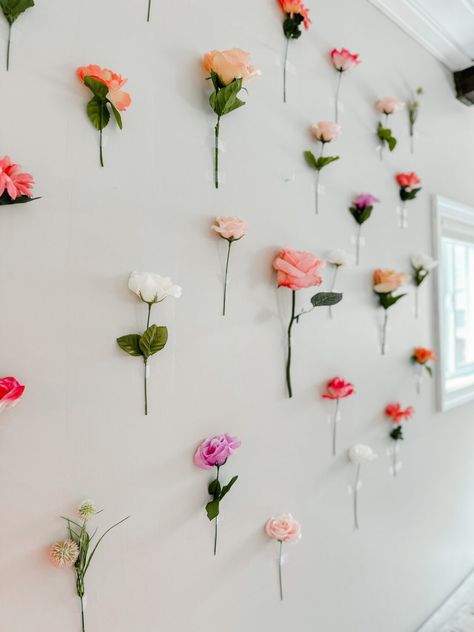 Flower Decor Apartment, Flower Back Drop Decorations, Flowers Wall Backdrop, Flower Wall Curtain Photo Backdrops, Flower Wall Party Decoration, Spring Backdrop Ideas Diy Photo, Hanging Flower Wall Bedroom, Flower Stem Wall, Floating Flower Decoration