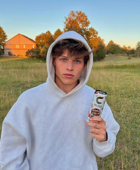 Biography Samuel Dezzani (born December 5, 2001), professionally known as Sam Dezz, is a widely recognized American TikTok star, YouTuber, and social… Read more: Sam Dezz Biography: Age, Height, Girlfriend, Net Worth, Movies, Brother, Haircut Sam Zia, Hot Actors Men, Celsius Drink, Celebrity Crush Men, Sam Dezz, Tiktok Guys, Guy Pics, Fine Guys, American Boys