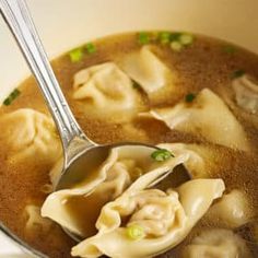 Homemade Wonton Soup Wonton Soup Easy, Wor Wonton Soup, Homemade Wonton Soup, How To Make Wontons, Wonton Soup Recipe, 30 Min Meals, Wonton Recipes, Spend With Pennies, Asian Soup