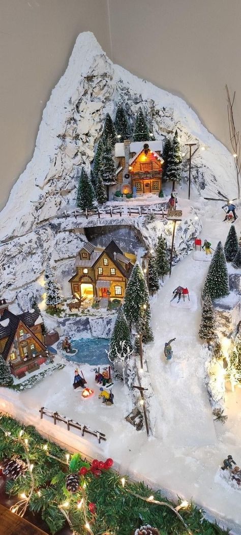 Large Christmas Village Display Ideas, Cameo Cake, Christmas Tree Village Display, Diy Christmas Village Displays, Xmas Village, Christmas Tree Village, Christmas Village Sets, Lemax Christmas Village, Village Ideas