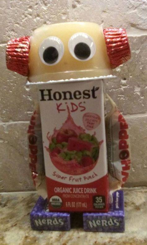 Valentines Treats For Kids, Juice Box Robot, Juice Box Crafts, Easy Valentines Snacks, Robot Crafts, Breakfast Like A King, Fair Crafts, Box Robot, Valentines Diy Kids