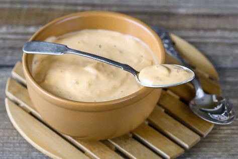 McDonald's Breakfast Sauce Recipe - Conscious Eating Bagel Sauce, Mcdonalds Breakfast Sauce Recipe, Mcdonalds Breakfast Sauce, Breakfast Sauce Recipe, Beef Tips And Rice, Canes Sauce, Mcdonalds Breakfast, Low Carb Burger, Zesty Sauce