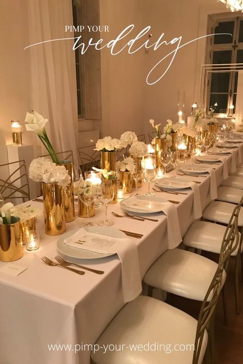 30th Table Decorations, Bday Dinner Table Decor Ideas, Gold And White Dinner Party, White And Gold Table Decor, White And Gold Table Setting, 30th Birthday Table Decor, Table Decorations Gold, Luxury Birthday Party, Table Decorations Christmas