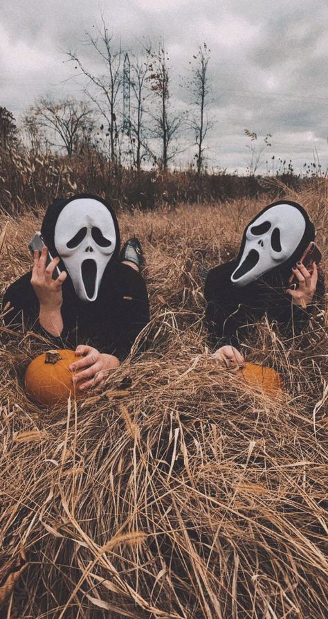 Funny Halloween Costumes For Kids, Mask Photoshoot, Spooky Halloween Pictures, Spooky Pictures, Ghost Face Mask, Horror Photos, Pumpkin Pictures, Ghost Photography, Halloween Photography