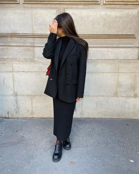 Ootd Blazer Noir, Outfit Avec Blazer Noir, Jupe Noir Outfit, Outfit Schwarzer Blazer, Outfit Avec Blazer, Blazer Noir Outfit, Zara Outfits 2024, Outfit Mocassin, Schwarzer Blazer Outfit