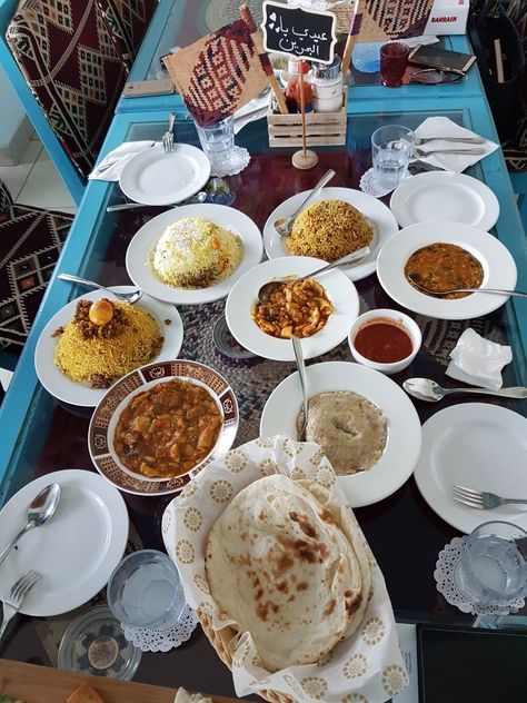 #Bahrain has some lip-smacking local #food which is a must try when you are visiting the tiny Gulf state. It includes local varieties of #fish, lentils, rice, and an abundance of #seafood. #localfood #Arabicfood #visitBahrain Bahraini Food, Bahrain Aesthetic, Bahrain Food, Lentils Rice, Food Spread, Snap Food, Arabic Food, Local Food, Bahrain