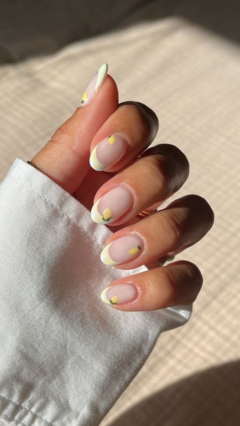 Lemon Chrome Nails French Manicure With Nail Art, Lemon Tip Nails, Simple Nail Art Almond Nails, Short Nail Cute Designs, Nails Europe Summer, Lemon French Tip Nails, French Inspired Nails, Cute Funky Nails Short, Fruit French Tip Nails