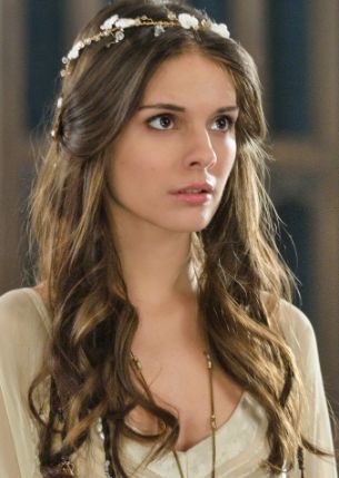 Kenna from the Show Reign Kenna Reign, Reign Hairstyles, Lady Kenna, Caitlin Stasey, Marie Stuart, Reign Tv Show, Reign Fashion, Portraits Of Women, The Dictator