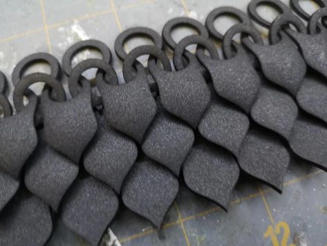 EVA foam scale maile chainmail by BenE - Thingiverse Foam Cosplay, Crea Cuir, Foam Armor, Box Templates, Cosplay Armor, Cosplay Tutorial, Cosplay Diy, Cosplay Tips, Rag Dolls