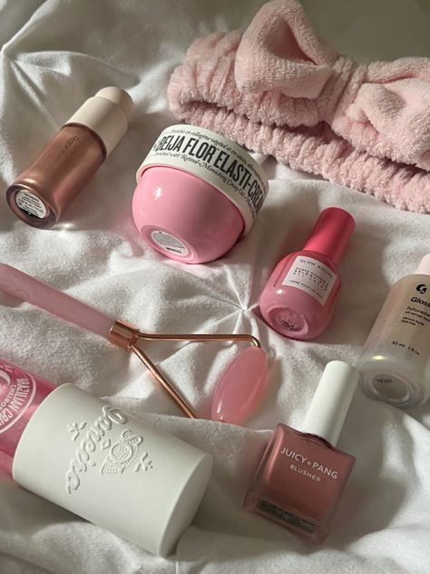 pink skincare sol de janerio glow recipe glossier Makeup And Skincare Aesthetic, Asthetic Rosa, Icons Rosas, Pink Essentials, Aesthetic Cosmetics, Pink Era, Pink Skincare, Birthday Presents For Friends, Coquette Girl