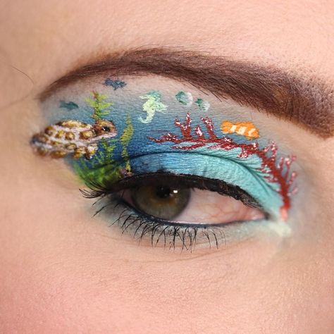 Sea Turtle Makeup, Sea Creatures Makeup, Sea Themed Makeup, Sea Makeup Looks, Aquarium Makeup, Ocean Makeup Looks, Eyeliner Drawings, Under The Sea Makeup, Joah Beauty