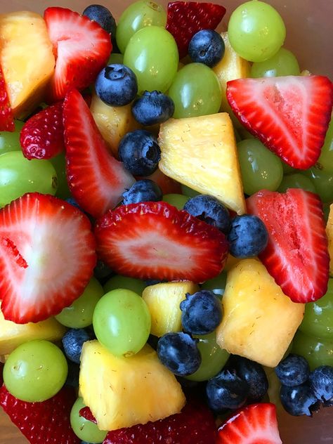 summer fresh burst fruit salad Pizza Fruit, Ambrosia Fruit Salad, Easy Fruit Salad Recipes, Berry Fruit Salad, Best Fruit Salad, Honey Lime Dressing, Dressing For Fruit Salad, Salad Summer, Fruit Appetizers