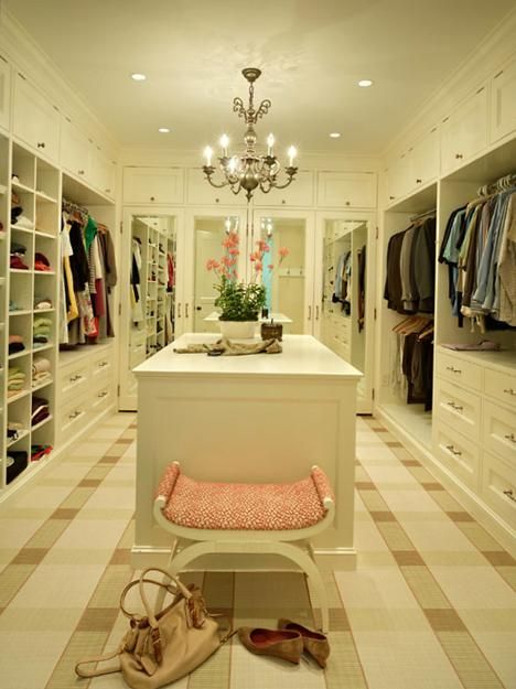 dormitorio diseña con walk in closets y consejos de la organización del armario Diy Kast, Master Closets, A Walk In Closet, Closet Planning, Amazing Closets, Dream Closet Design, Closet Hacks Organizing, Beautiful Closets, Walk In Closet Design