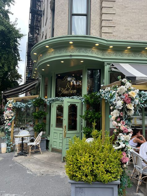 New York Cafe Exterior, New York East Village, Nyc Greenwich Village, Nyc East Village, Greenwich Village Nyc Aesthetic, West Village Nyc Aesthetic, New York Restaurants Aesthetic, East Village Nyc Aesthetic, West Village Aesthetic