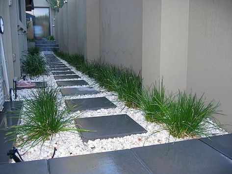 nice Lovely Side Yard Garden Decor Ideas To Try Side Yard Landscaping, Walkway Landscaping, Outdoor Walkway, Walkways Paths, Front Yard Design, Modern Garden Design, Side Garden, Have Inspiration, Front Yard Garden