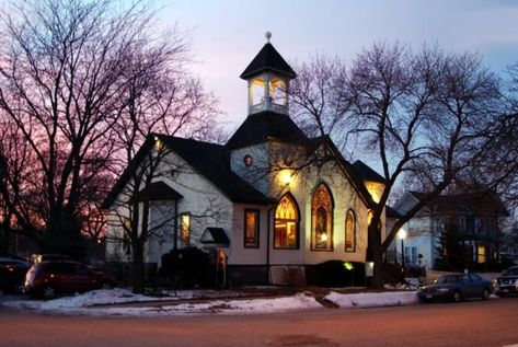 The Inconspicuous Wedding Chapel In Iowa You Won’t Find Anywhere Else In The World Glass Chapel, Iowa Travel, Perfect Proposal, Wedding Chapel, Places To Get Married, Methodist Church, Architecture Old, Chapel Wedding, Stained Glass Windows