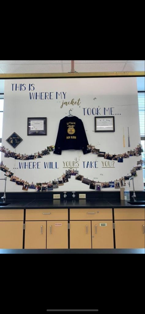 Ffa Themed Graduation Party, Ffa Jeans, Ffa Display Ideas, Ffa Bulliten Board, Country Bulletin Board Ideas, Ag Ed Classroom Decor, Fun Ffa Activities, Ffa Room Decor, Ffa Jacket Display