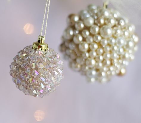 do it yourself divas: DIY: Jeweled Ornaments Crystals Ornaments, Bling Ornaments, Repurpose Wedding Dress, Jeweled Ornaments, Jewel Ornaments, Pearl Ornaments, Eco Friendly Christmas, Clear Ornaments, Pearls Diy