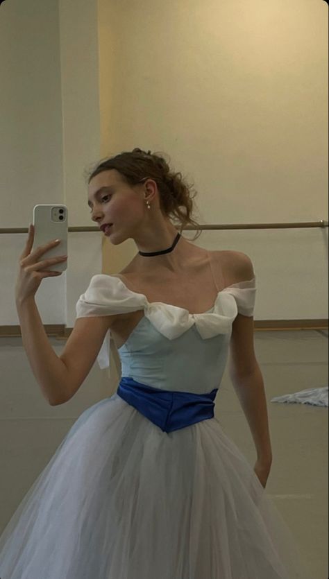 Ballerina Instagram, Bolshoi Ballet Academy, Russian Ballet Academy, Leotard Costume, Ballet Academy, Bolshoi Ballet, Ballet Inspiration, Russian Ballet, Ballerina Dancing