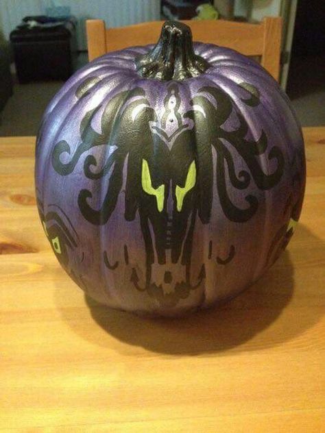 Haunted Mansion Pumpkin, Pumpkin Inspo, Haunted Mansion Decor, Mansion Wallpaper, Spooky Crafts, Disney Fall, Haunted Mansion Wallpaper, Haunted Mansion Halloween, Foolish Mortals