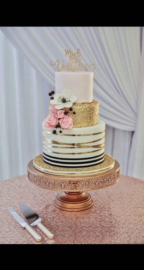 Rose Gold Cake Stand, Elegant Wedding Colors, Blush Wedding Cakes, Rose Gold Wedding Cakes, Rose Gold Cake, Gold Cake Stand, Round Wedding Cakes, Designer Cakes, Pink Wedding Cake