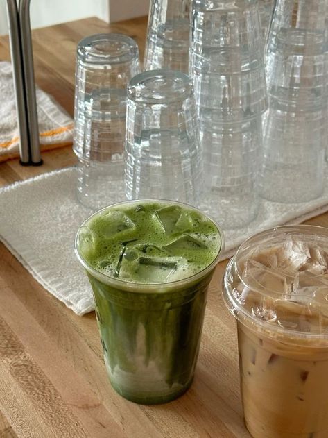 Green Matcha Aesthetic, Dirty Matcha Latte, Iced Matcha Latte Aesthetic, Beverages Aesthetic, Green Aesthetic Matcha, Beverage Aesthetic, Dirty Matcha, Matcha And Coffee, Chai Matcha