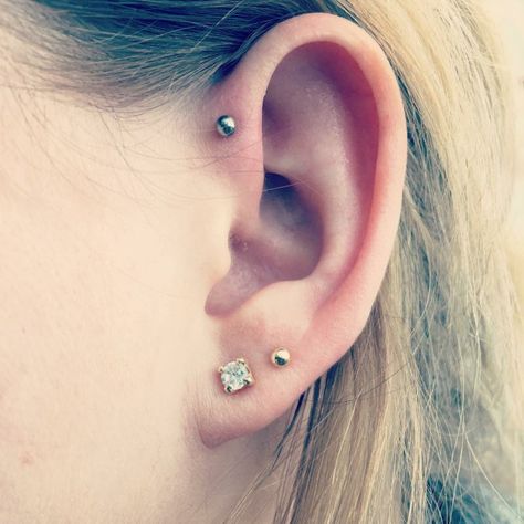 Forward Helix Piercings, Helix Piercing Stud, Piercings Ear, Helix Piercings, Forward Helix Piercing, Forward Helix, Multiple Piercings, Cute Piercings, Helix Piercing