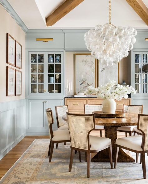 A Well Dressed Home | Interior Design Firm (@awelldressedhomellc) • Instagram photos and videos Transitional Dining Room Inspiration, Southern Dining Room, Modern Classic Dining Room, A Well Dressed Home, Dining Room Built Ins, Kitchen Dining Living Room, Transitional Dining Room, Classic Dining Room, Dinner Room