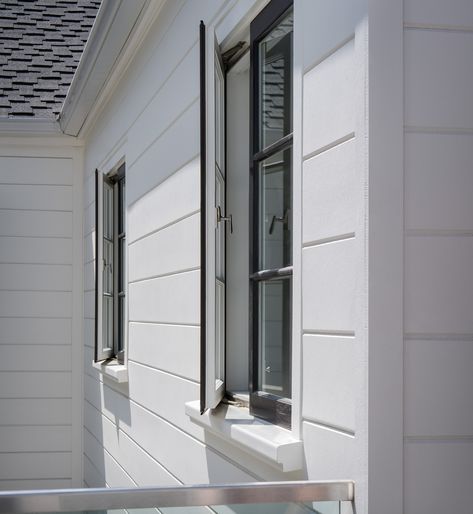 “Artisan V-Groove” fiber cement siding from the Aspyre Collection by James Hardie Modern Siding, Wall Cladding Designs, Shiplap Siding, Exterior House Siding, Exterior Wall Cladding, Hardie Siding, House Wall Design, Cladding Design, Fiber Cement Siding