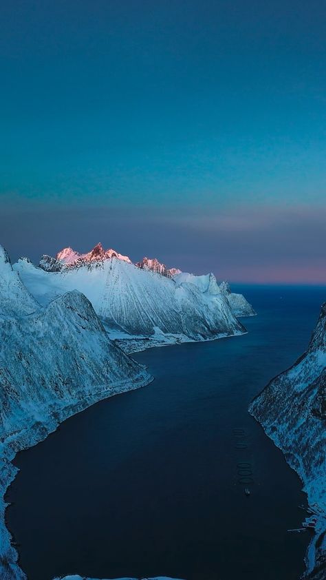 What winterdreams are made of … . . . #mountains #norway #ocean #lofoten #northernnorway #planetearth | Instagram Norway Winter Aesthetic, Norway Aesthetic Winter, Mountains Norway, Norway Mountains, Norway Aesthetic, Ocean Life Photography, Norway Landscape, Norway Winter, Winter Aesthetics