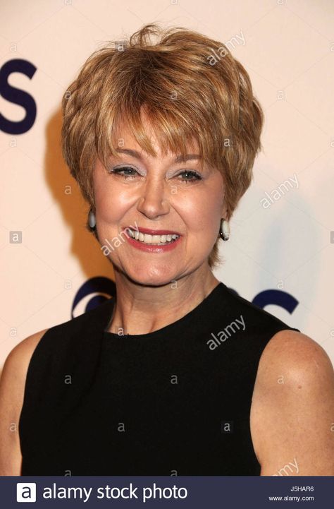 Download this stock image: New York, New York, USA. 17th May, 2017. News personality JANE PAULEY attends the 2017 CBS Upfront held at the Plaza Hotel. Credit: Nancy Kaszerman/ZUMA Wire/Alamy Live News - J5HAR6 from Alamy's library of millions of high resolution stock photos, illustrations and vectors. Jane Pauley, Short Grey Hair, Hair Creations, Hair Styles 2017, Haircut For Older Women, Plaza Hotel, Favorite Hairstyles, Short Hair Haircuts, The Plaza