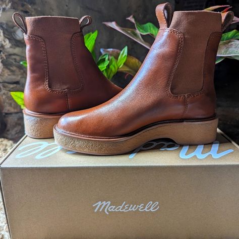 New Chelsea Boot - Leather Pull On Boots With Spandex Doc Martin Chelsea Boots, Fall Dresses With Boots, Madewell Chelsea Boot, Autumn Shoes Women, Thursday Boots, Waterproof Leather Boots, Madewell Shoes, Pull On Boots, Brown Leather Boots