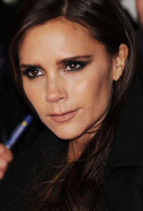 victoria beckham smoky eye