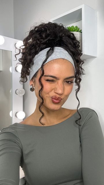 Cute Updos For Work Nurse, Braid With Headband Hairstyles, Head Bands For Curly Hair, Curly Bun With Headband, Hairband Hairstyle Curly Hair, Curls Styles Hairstyles, Curly Hair Updo With Headband, Short Bob Hairstyles Curly Hair, Headband In Curly Hair