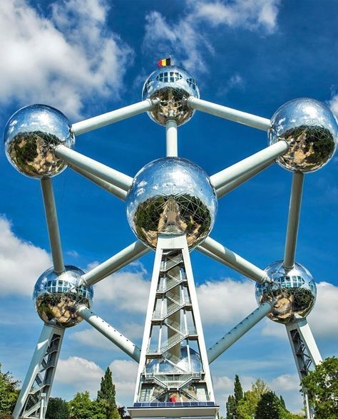 Travel Belgium, European Commission, European Parliament, Short Trip, Space Needle, Oh The Places Youll Go, Brussels, Travel Fun, Atom