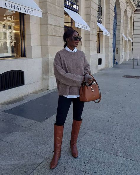 Shirt Under Sweater, Classic Fashion Looks, Knitwear Trends, Casual Weekend Outfit, About Today, Shoes Bag, Old Shirts, White Button Down Shirt, White Button Down