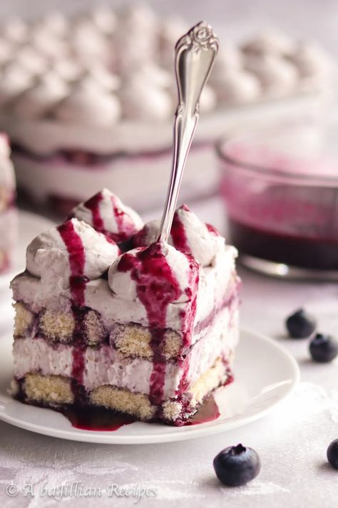 Blueberry Tiramisu - A baJillian Recipes Blueberry Tiramisu, Blueberry Mascarpone, Gluten Free Cheesecake, Mascarpone Cream, Blueberry Desserts, Dessert Photography, Rich Desserts, Tiramisu Recipe, Cream Filling