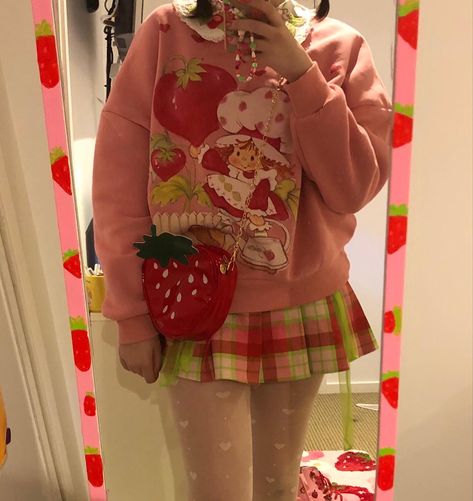 Strawberry Outfit, Kawaii Fashion Outfits, Kawaii Clothes, Really Cute Outfits, Dream Clothes, Strawberry Shortcake, Kawaii Fashion, Aesthetic Outfits, Cute Fashion