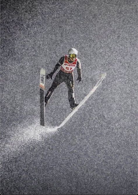 America Life, Ski Jump, Winter Air, Icon Ideas, Animal Reference, Ski Jumping, Winter Vibes, Winter Sports, Camera Photo