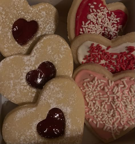 valentine’s day red cookie pink sweets heart aesthetic Red Cookies Aesthetic, Pink Cookies Aesthetic, Cupid Moodboard, Valentines Aesthetic Pink, Valentine Core, Cupid Aesthetic, Sweet Tarts Candy, Valentine's Day Aesthetic, Valentine Aesthetic