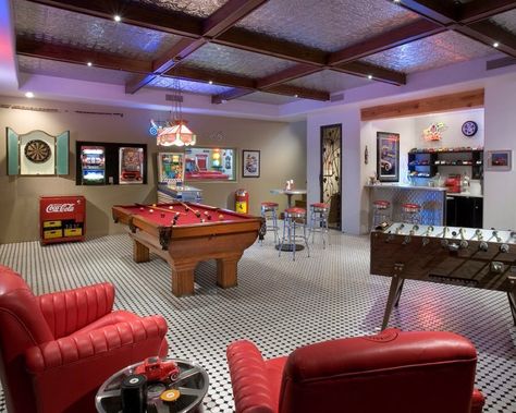 Rinnovo Garage, Ultimate Basement, Man Cave Designs, Home Gym Design Luxury, Garage Game Rooms, Basement Games, Man Cave Design, Home Game Room, Garage Renovation