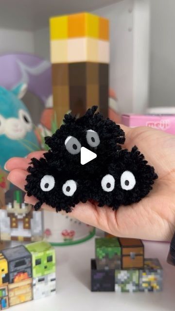 Soot Sprite Diy, Studio Ghibli Diy, Room Decor Artist, Totoro Soot Sprites, Totoro Diy, Studio Ghibli Party, Rum Inspiration, Cute Crochet Projects, Soot Sprite