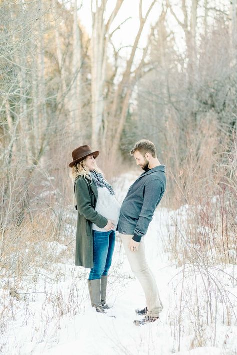 Katrina’s winter maternity photo session taken near Aspen, Colorado Winter Pregnancy Photoshoot, Winter Maternity Pictures, Winter Maternity Shoot, Maternity Photography Winter, Maternity Photography Ideas, Winter Maternity Photos, Fall Maternity Photos, Maternity Photography Family, Maternity Photography Poses Outdoors