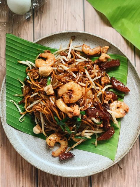 Char Kuey Teow Malaysia, Char Kway Teow Recipe, Malaysia Street Food, Thailand Recipes, Char Kuey Teow, Malaysian Street Food, Infographic Food, Flat Rice Noodles, Char Kway Teow